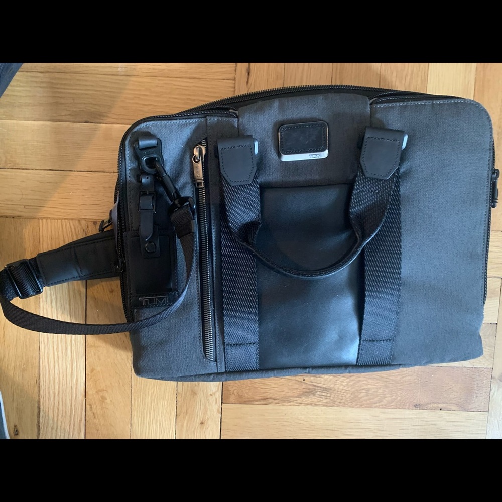 Tumi laptop bag/briefcase